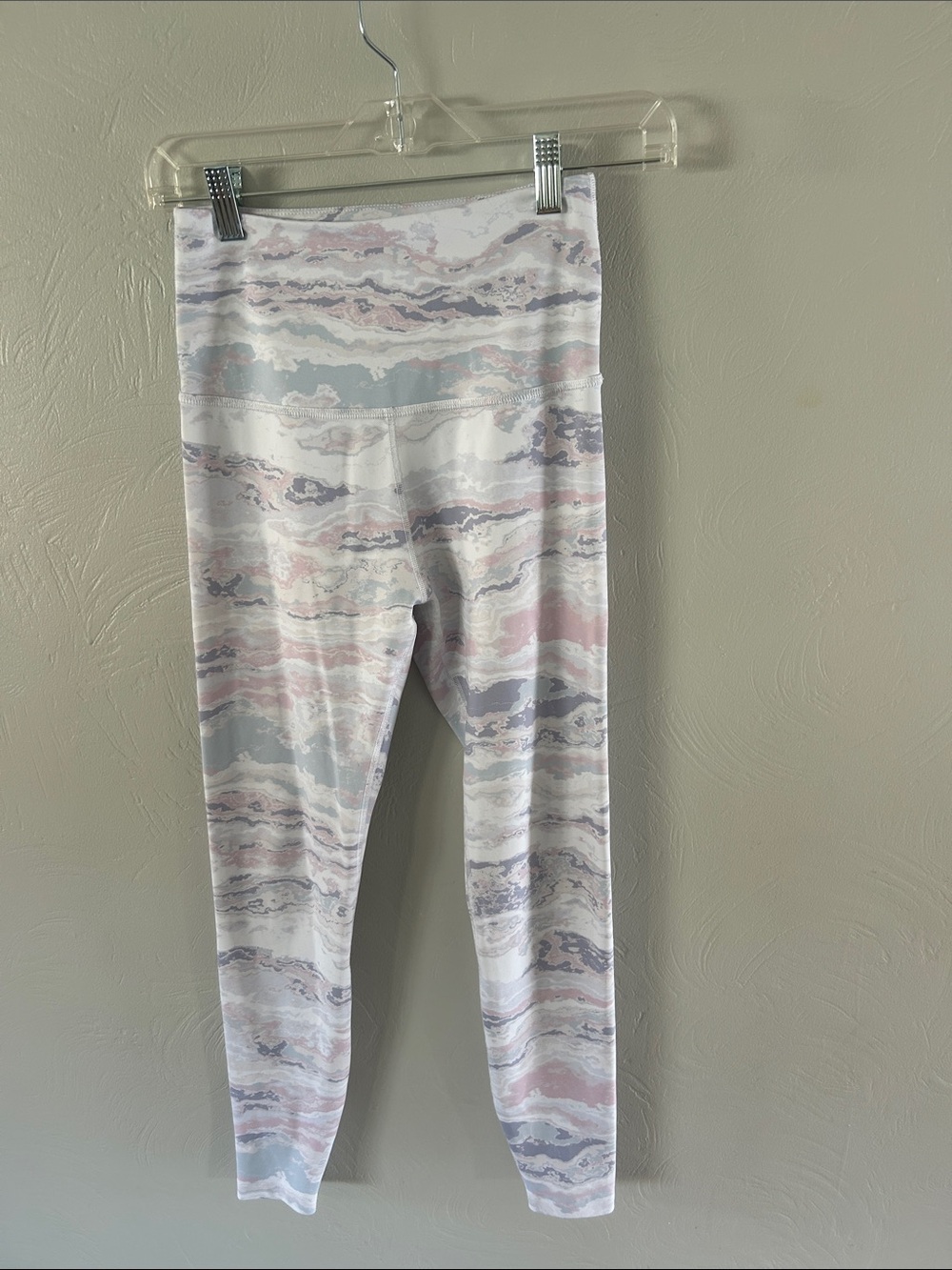 Beyond Yoga pink purple swirl print legging high rise